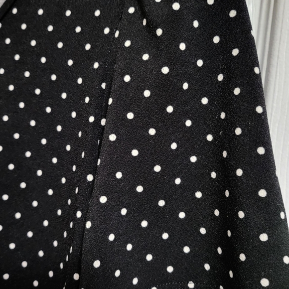 🌿Philosophy Women's Small Black & White Polka Dot Flared Shoulder Top - Picture 5 of 12